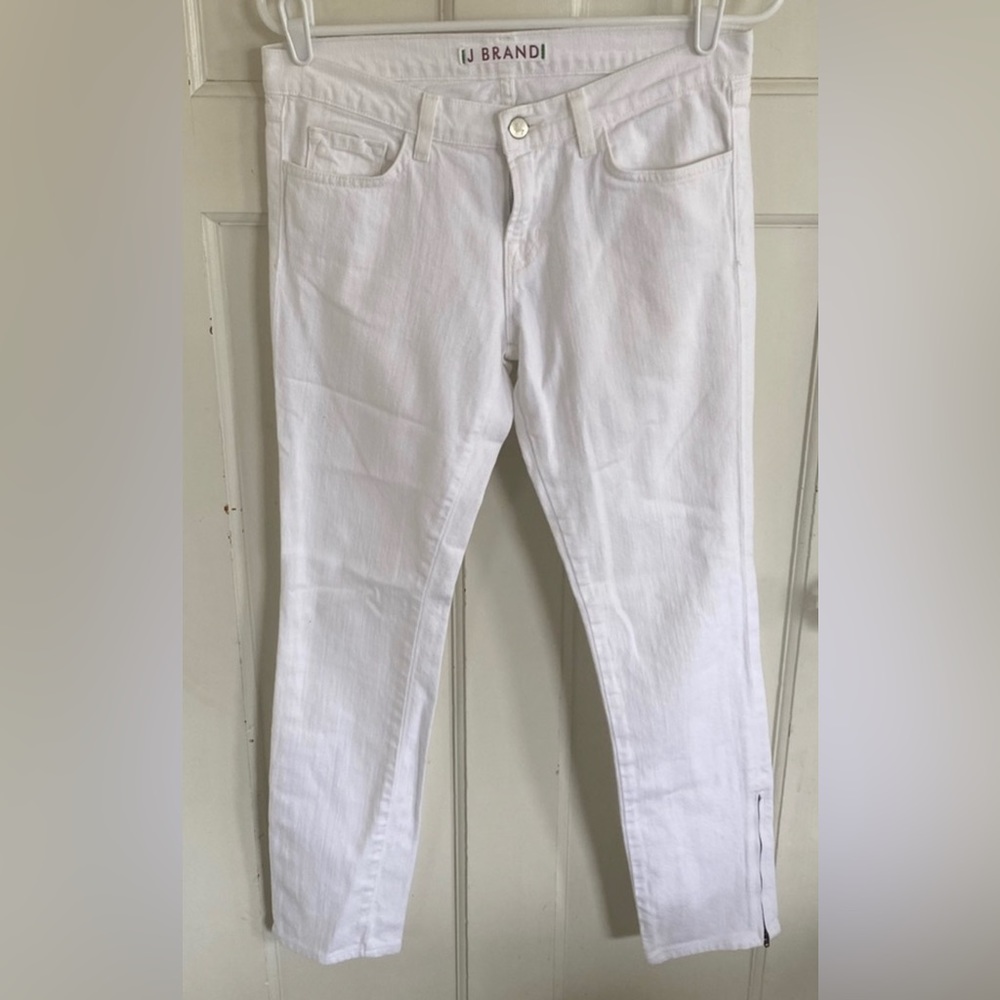 J. Brand white pencil leg skinny jeans size 28.